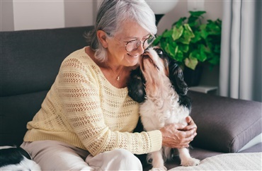 Bliv bes&oslash;gsven med hund og spred gl&aelig;de hos &aelig;ldre