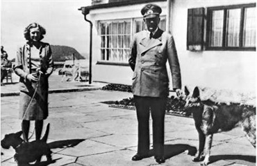 Hitler ville træne hunde til at tale
